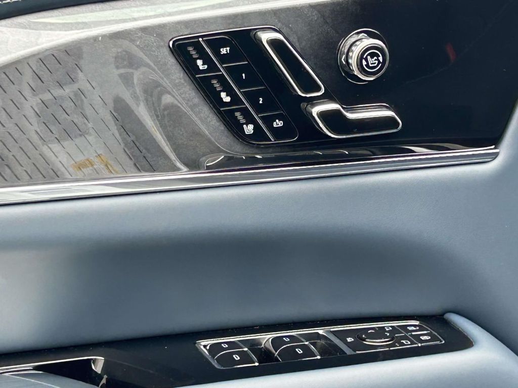2026 Cadillac Escalade IQL Premium Luxury - Photo 17