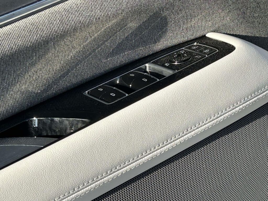2026 Cadillac Escalade IQL Luxury - Photo 18