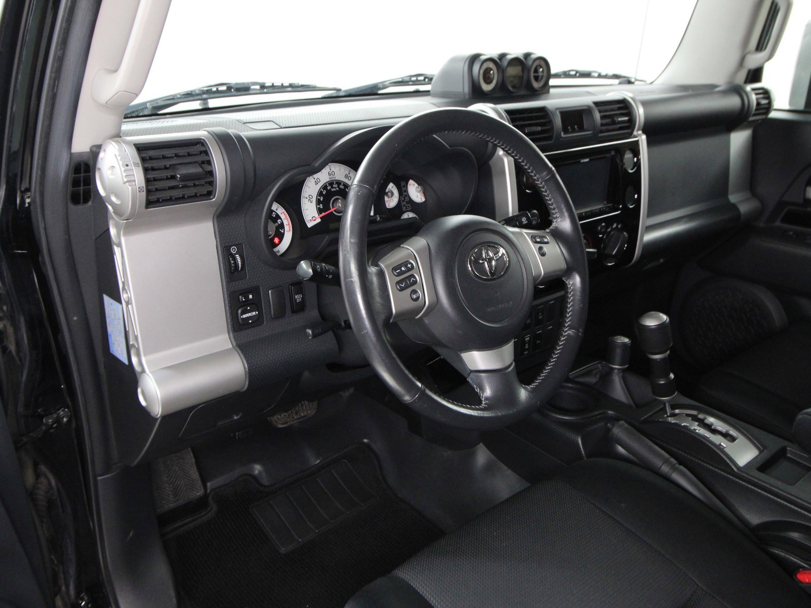 2011 Toyota FJ Cruiser Base - Photo 9