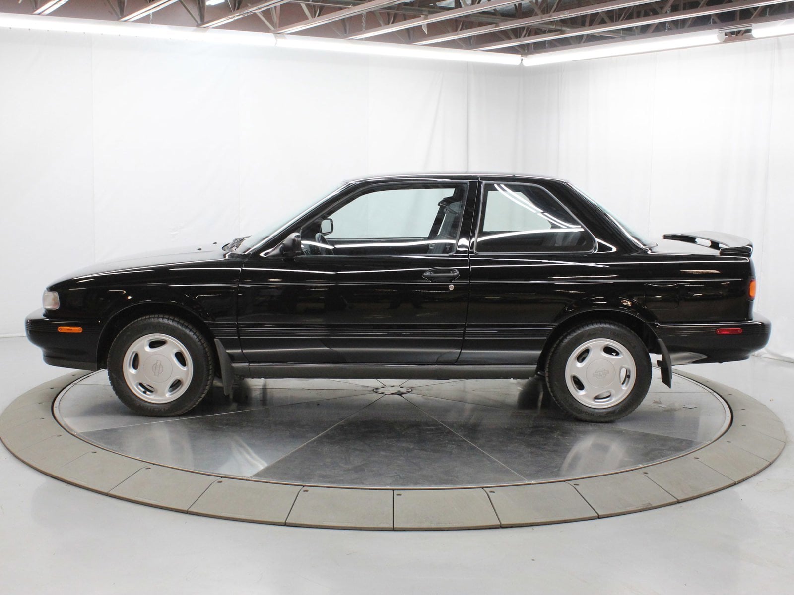 1992 Nissan Sentra - Photo 4