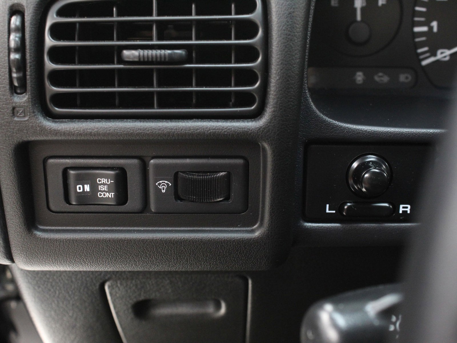 1992 Nissan Sentra - Photo 42