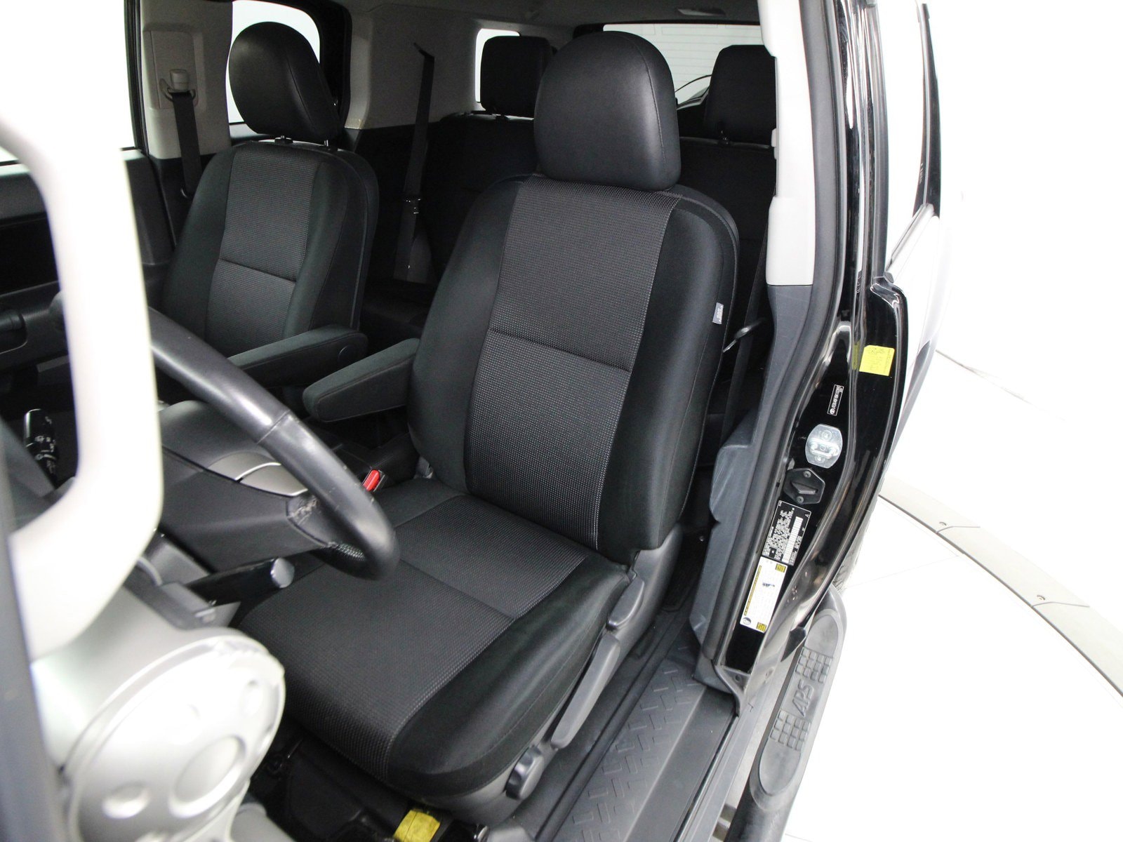 2011 Toyota FJ Cruiser Base - Photo 16