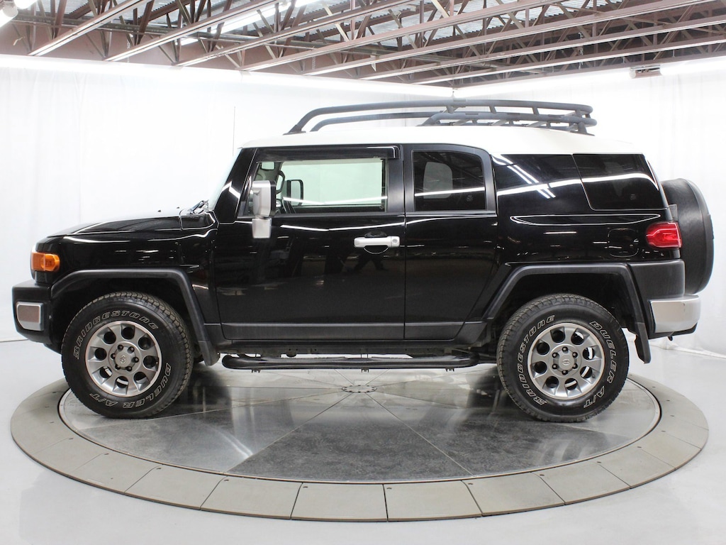 Used 2011 Toyota FJ Cruiser Base Sport Utility