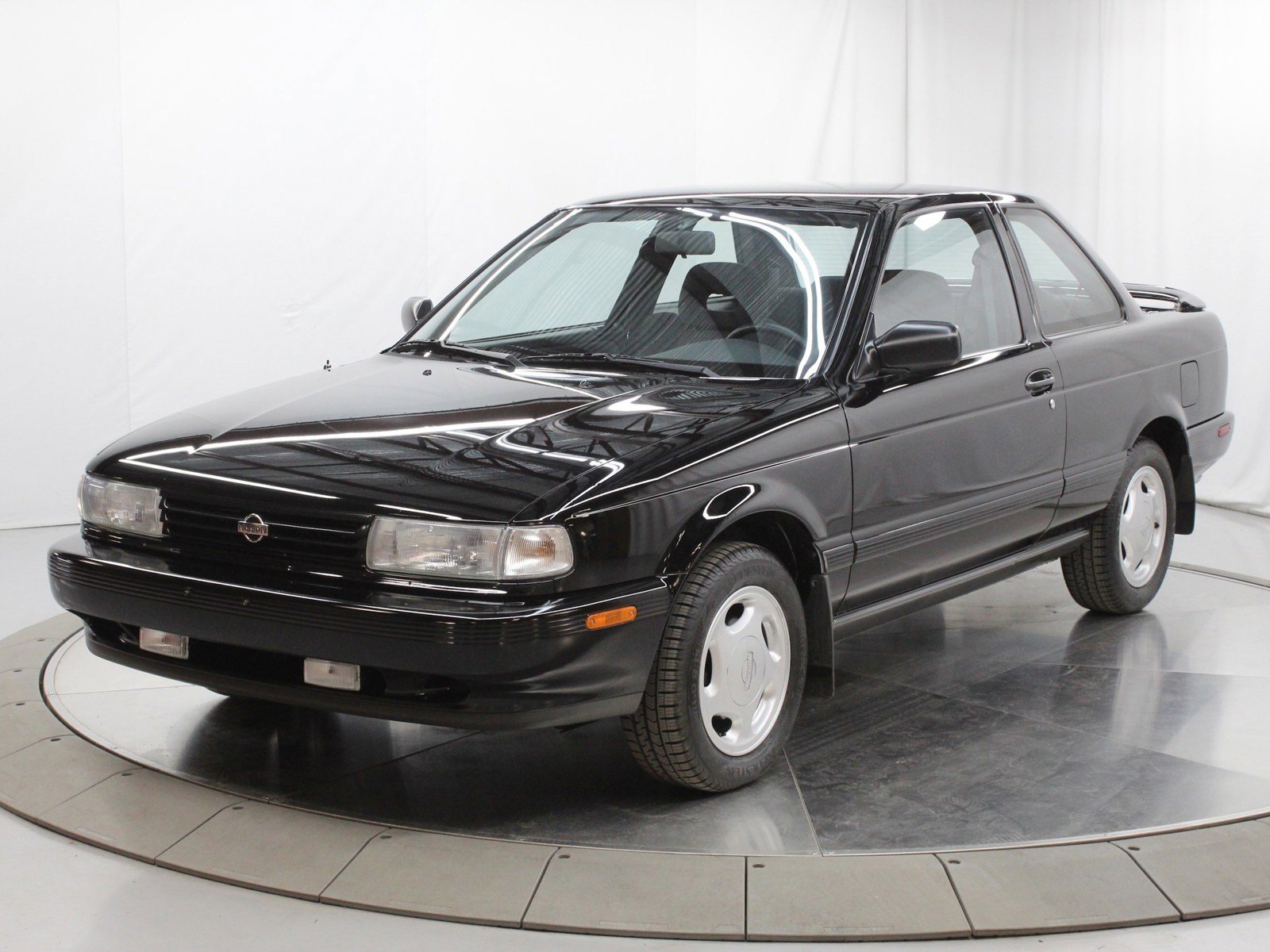 1992 Nissan Sentra - Photo 2