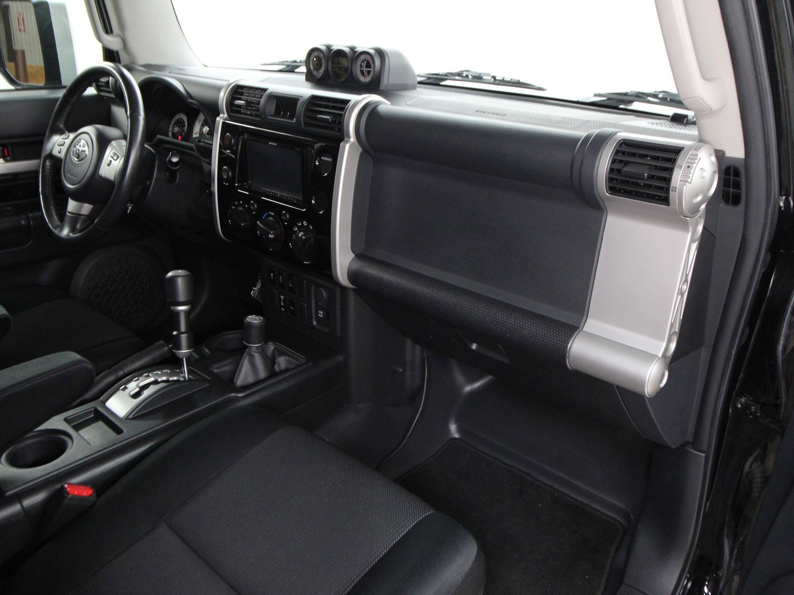 2011 Toyota FJ Cruiser Base - Photo 15
