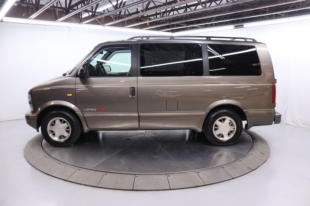 Used 2000 Chevrolet Astro LT AWD Mini-van, Cargo