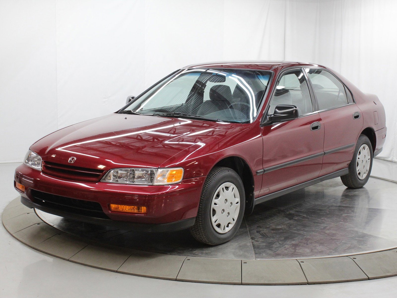 1995 Honda Accord - Photo 1