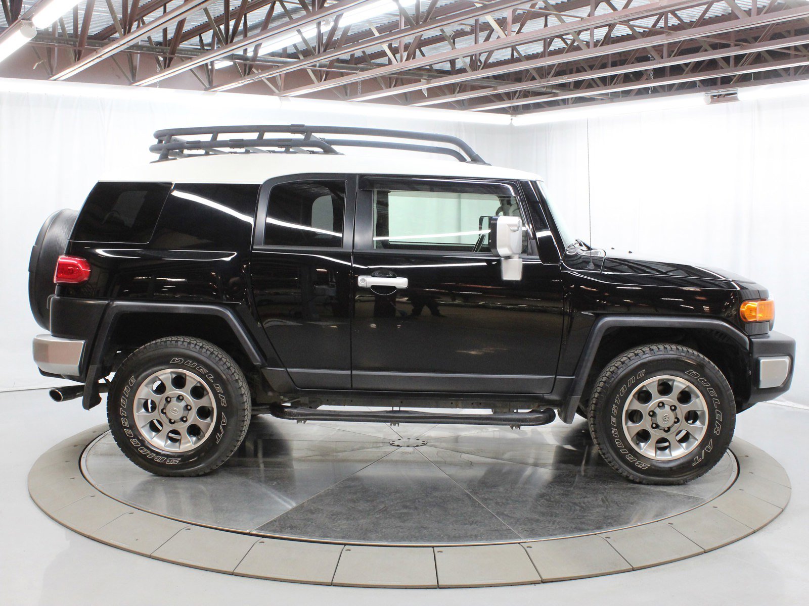 2011 Toyota FJ Cruiser Base - Photo 8
