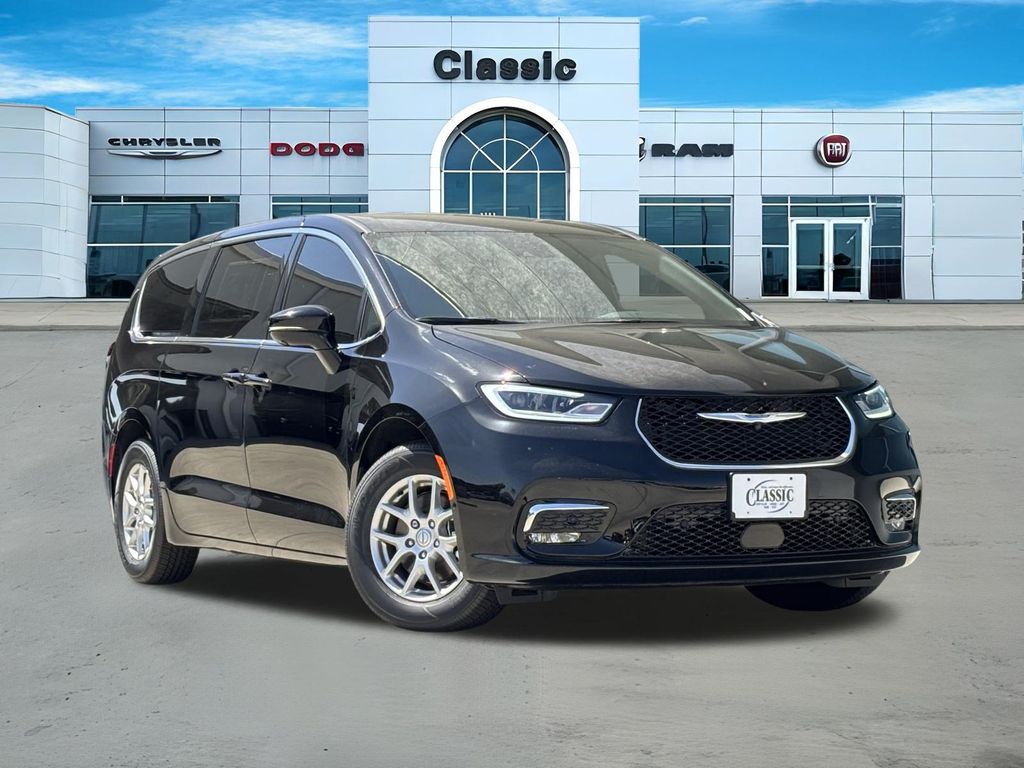 2026 Chrysler Pacifica Select Passenger Van