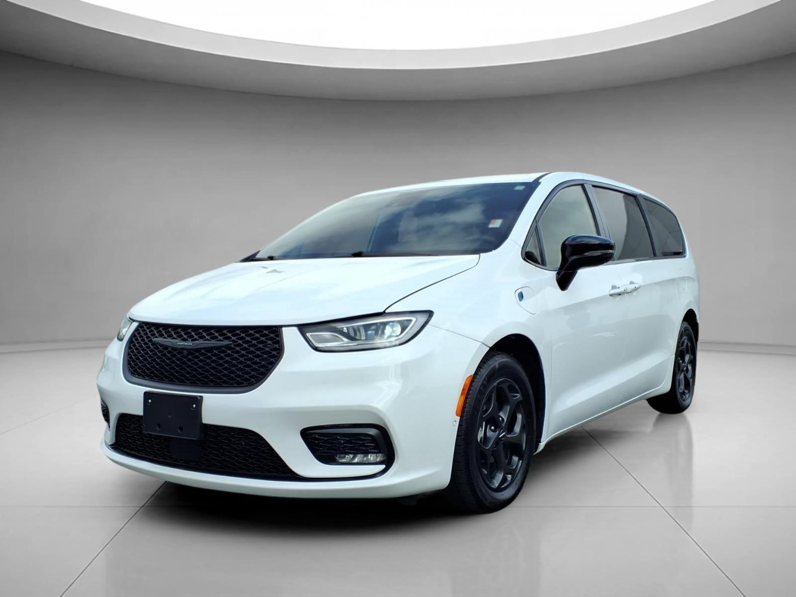 2024 Chrysler Pacifica PHEV Select