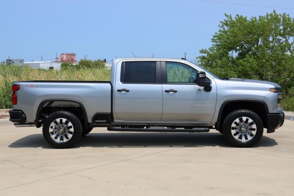 New 2026 Chevrolet Silverado 2500 HD Custom Truck Crew Cab