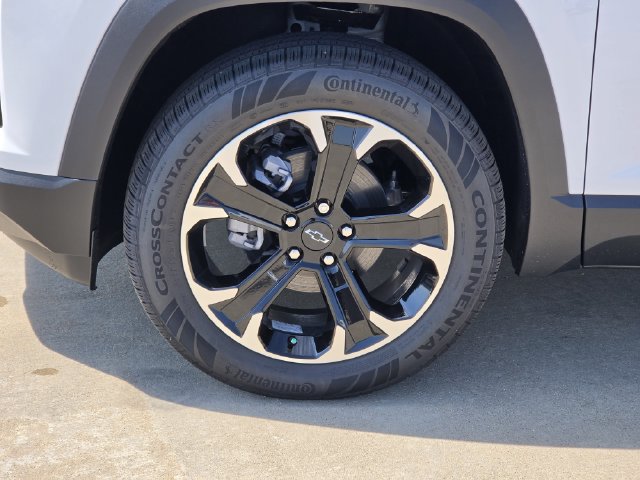 2027 Chevrolet Equinox LT - Photo 10