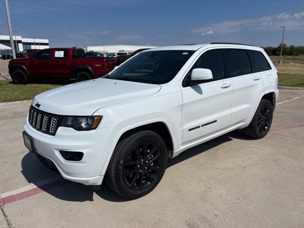Used 2021 Jeep Grand Cherokee Laredo SUV