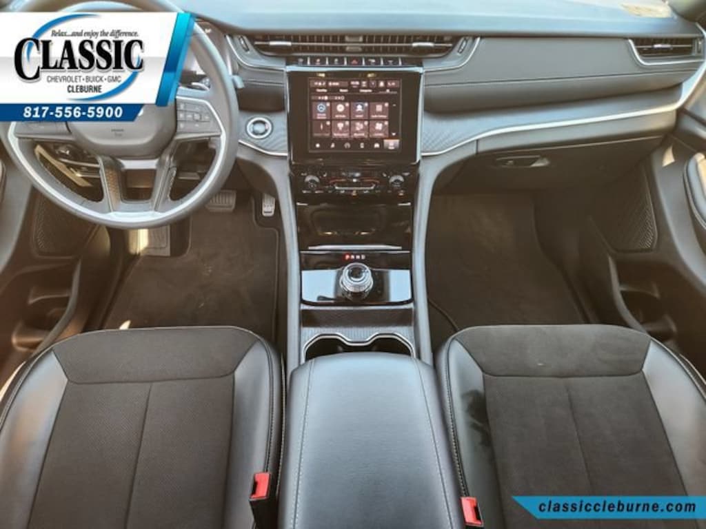 Used 2025 Jeep Grand Cherokee Laredo SUV