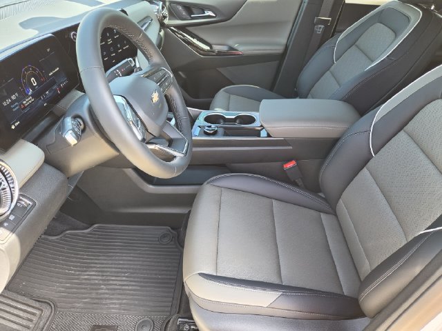 2027 Chevrolet Equinox LT - Photo 11