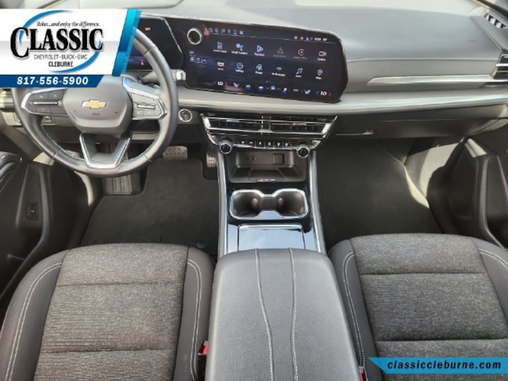 Used 2024 Chevrolet Traverse LT SUV