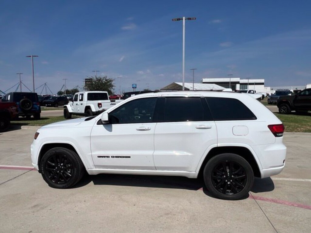 Used 2021 Jeep Grand Cherokee Laredo SUV