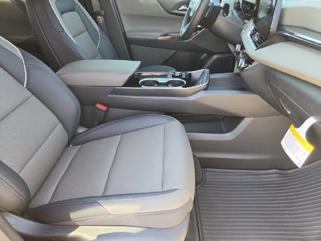 2027 Chevrolet Equinox LT - Photo 12
