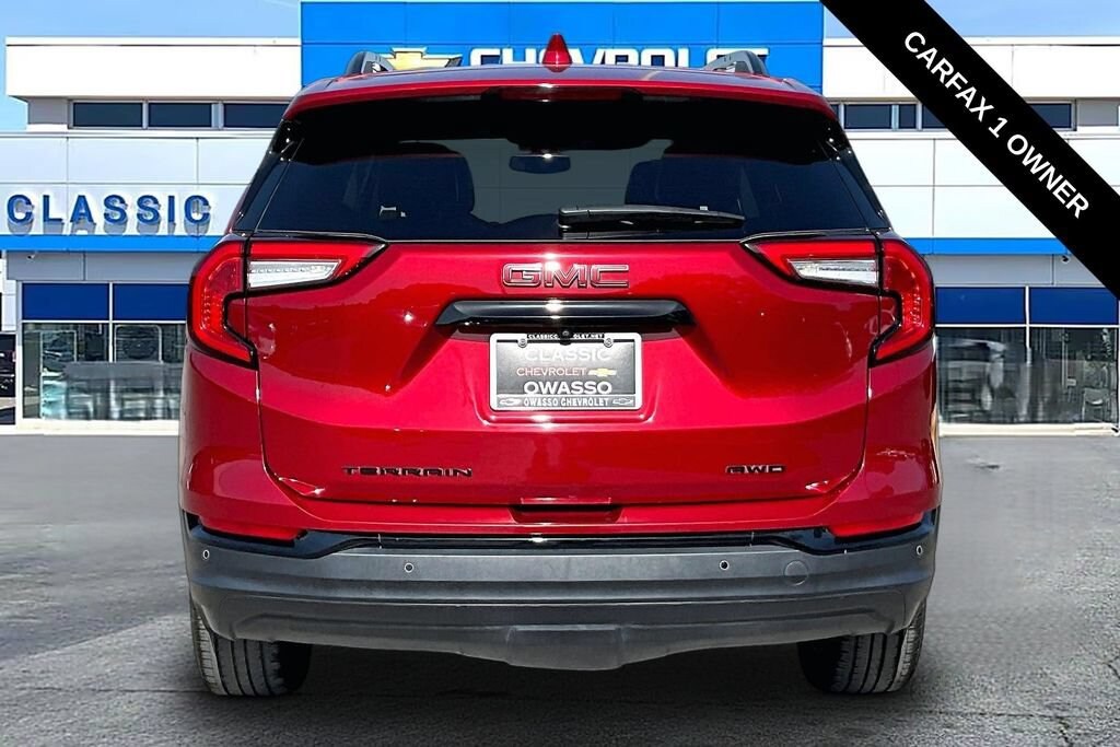 Used 2024 GMC Terrain SLT SUV