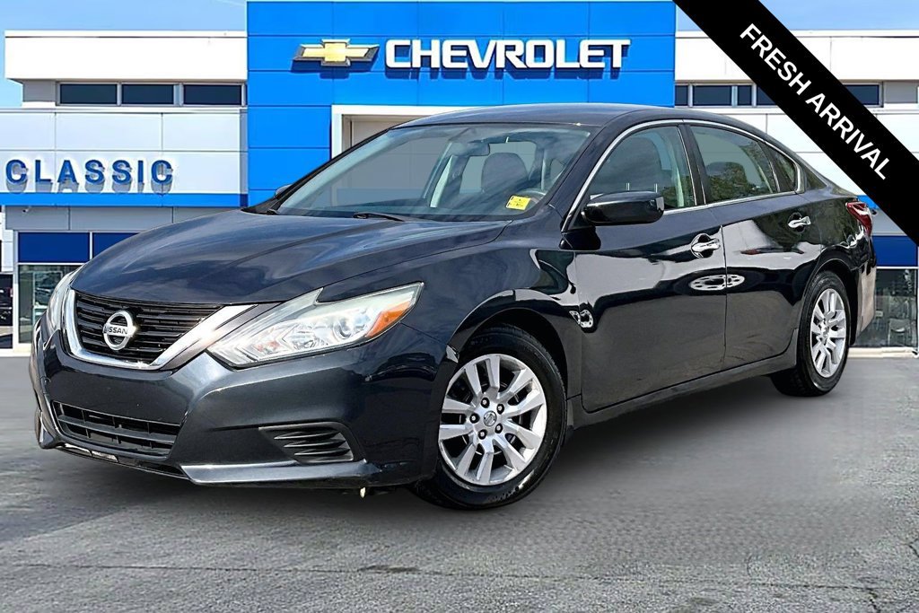 Used 2018 Nissan Altima S with VIN 1N4AL3AP7JC112227 for sale in Owasso, OK