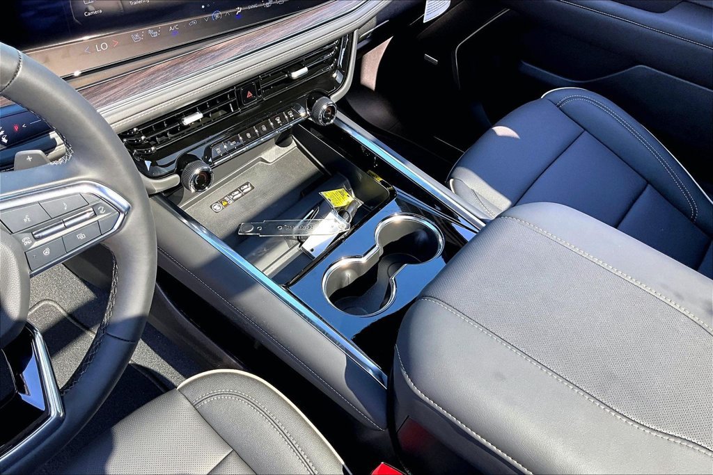 2027 Chevrolet Tahoe Premier - Photo 8