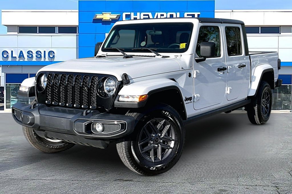 Used 2022 Jeep Gladiator Willys Sport