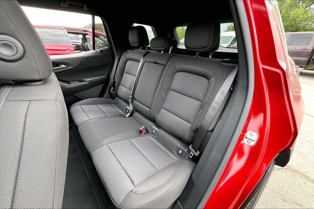 2027 Chevrolet Equinox LT - Photo 10