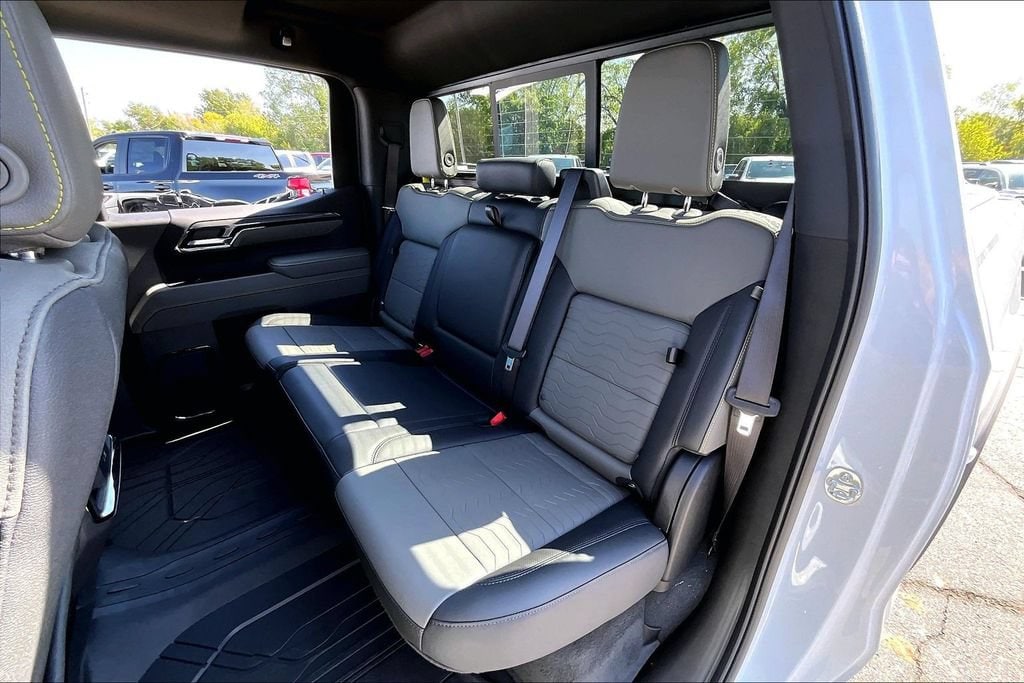 2026 Chevrolet Silverado 1500 ZR2 - Photo 10