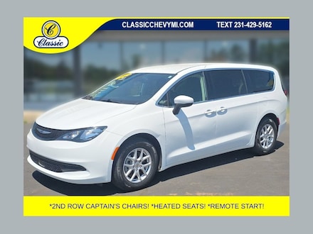 2023 Chrysler Voyager LX Minivan