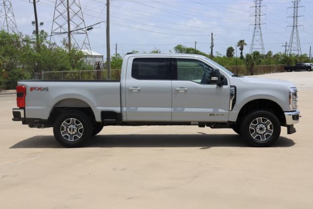 New 2026 Ford F-250 Lariat Truck Crew Cab