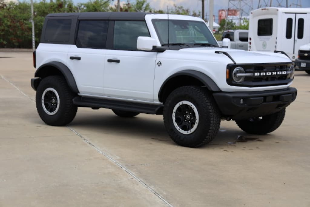 New 2026 Ford Bronco Outer Banks SUV