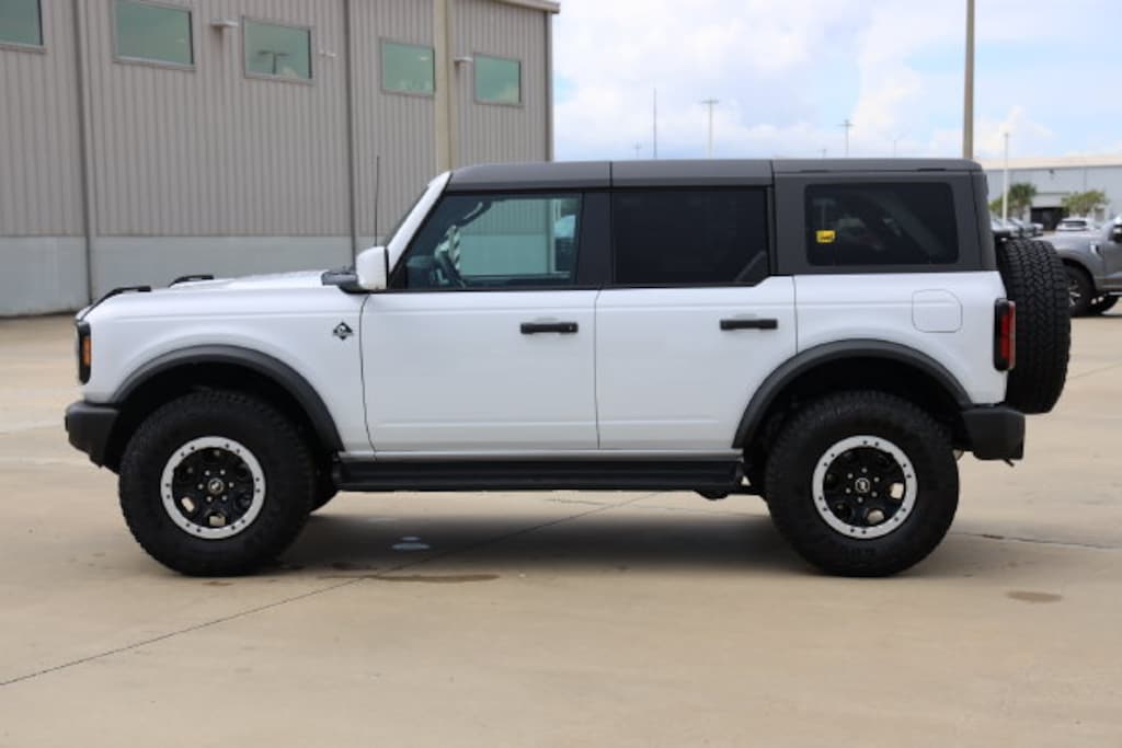 New 2026 Ford Bronco Outer Banks SUV