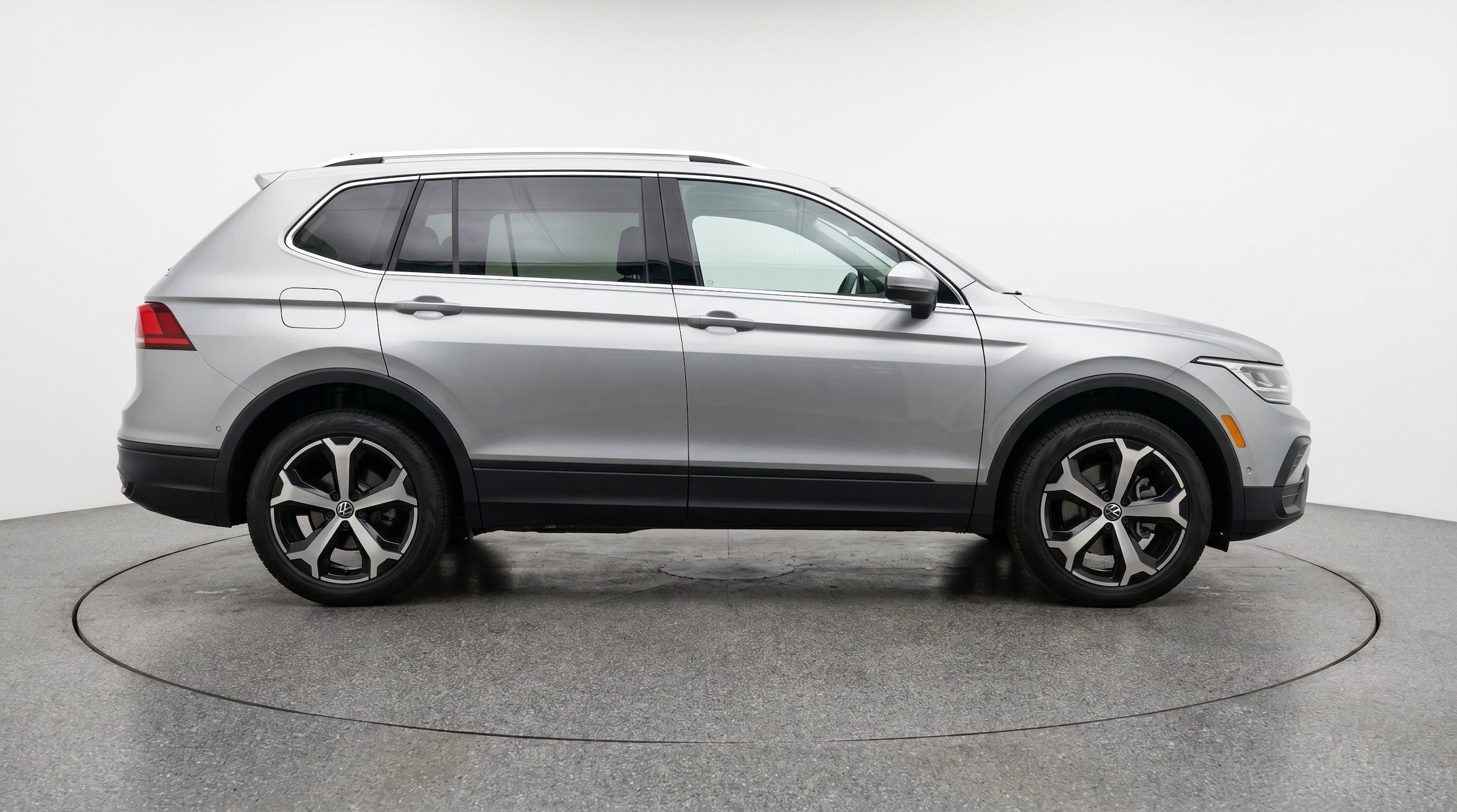 Thumbnail: 2026 Volkswagen Tiguan - 10