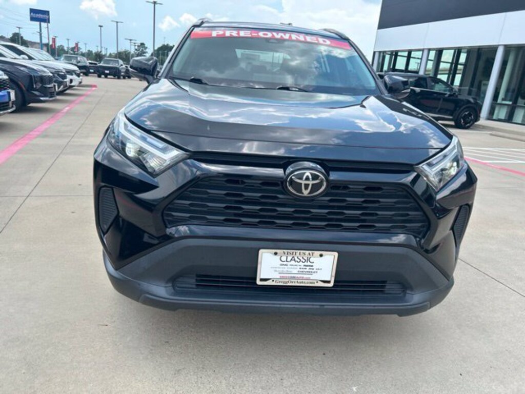 Used 2022 Toyota RAV4 XLE SUV
