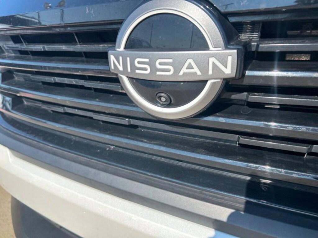 Used 2025 Nissan Kicks SR SUV