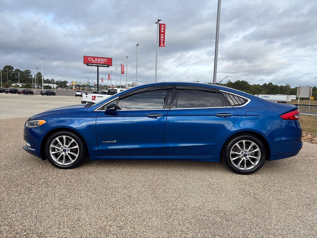 Used 2017 Ford Fusion Hybrid SE Sedan