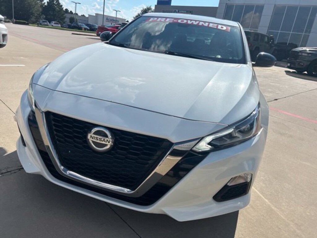 Used 2020 Nissan Altima 2.5 SR Sedan