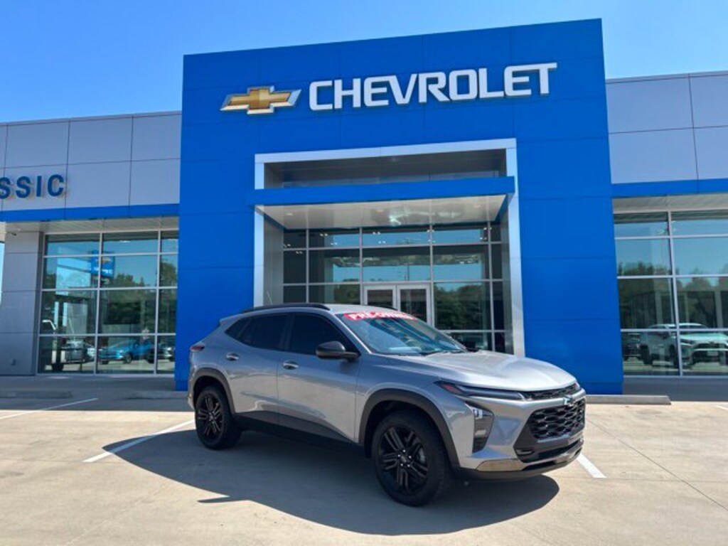 Used 2024 Chevrolet Trax Activ SUV