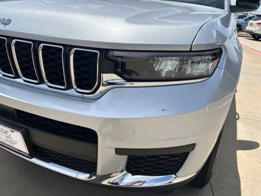 Used 2023 Jeep Grand Cherokee L Laredo SUV