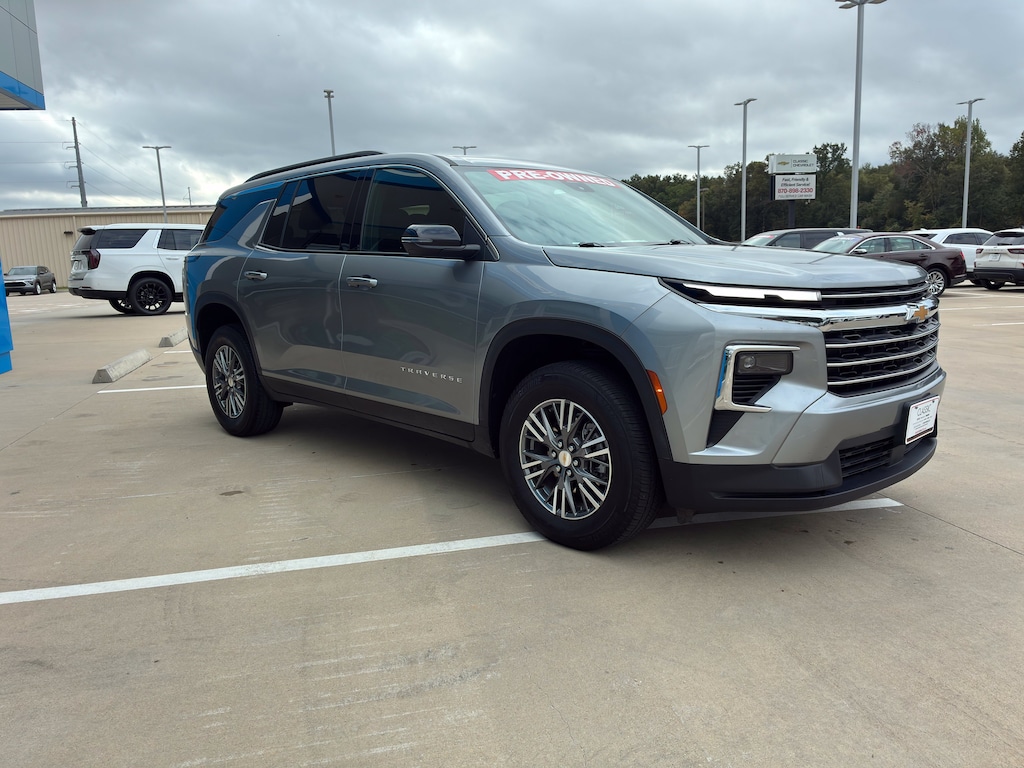 Used 2026 Chevrolet Traverse LT SUV