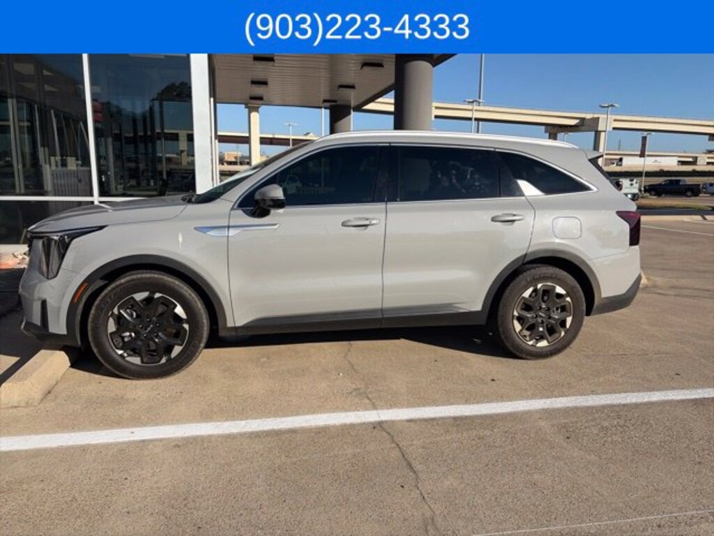 Used 2024 Kia Sorento S SUV