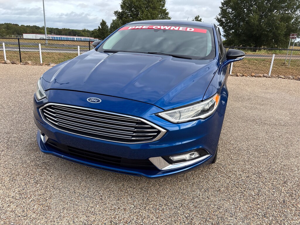 Used 2017 Ford Fusion Hybrid SE Sedan