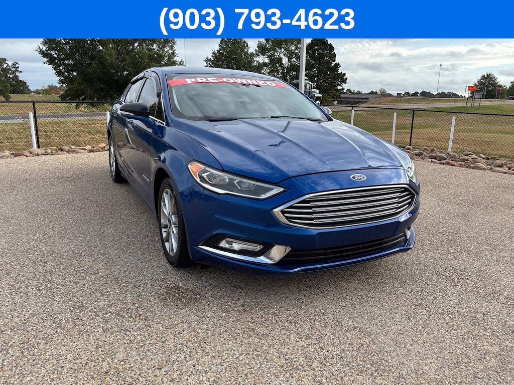 Used 2017 Ford Fusion Hybrid SE Sedan