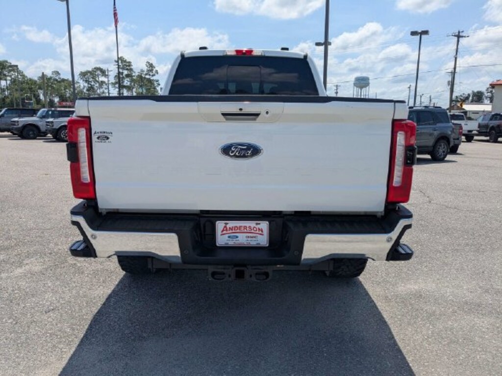 Used 2023 Ford F-250SD Lariat Truck