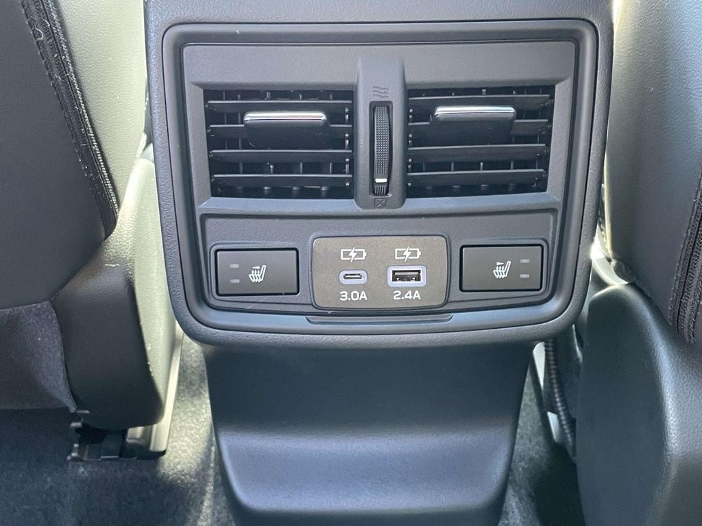 2026 Subaru Outback Limited - Photo 12