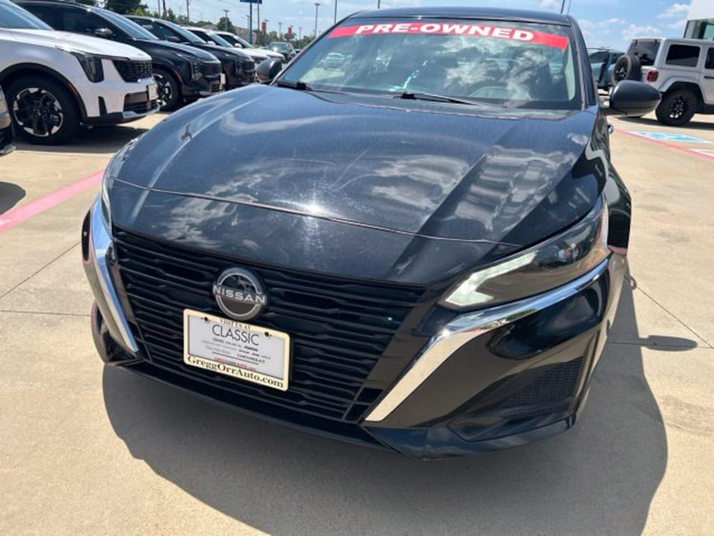 Used 2025 Nissan Altima SV Sedan