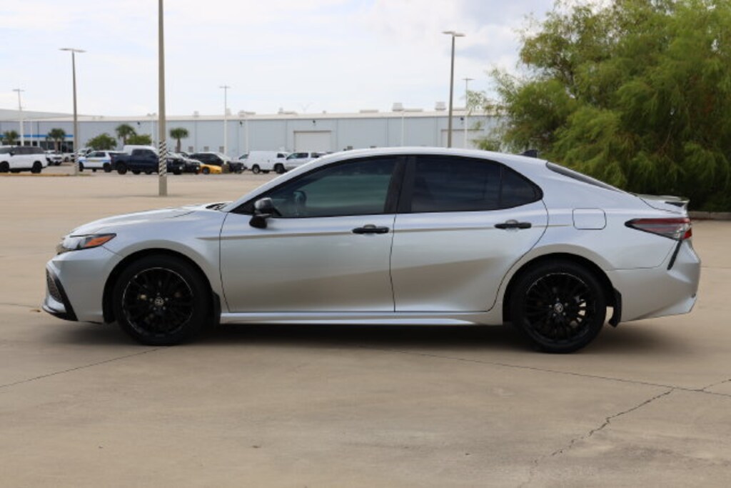 Used 2022 Toyota Camry SE Sedan