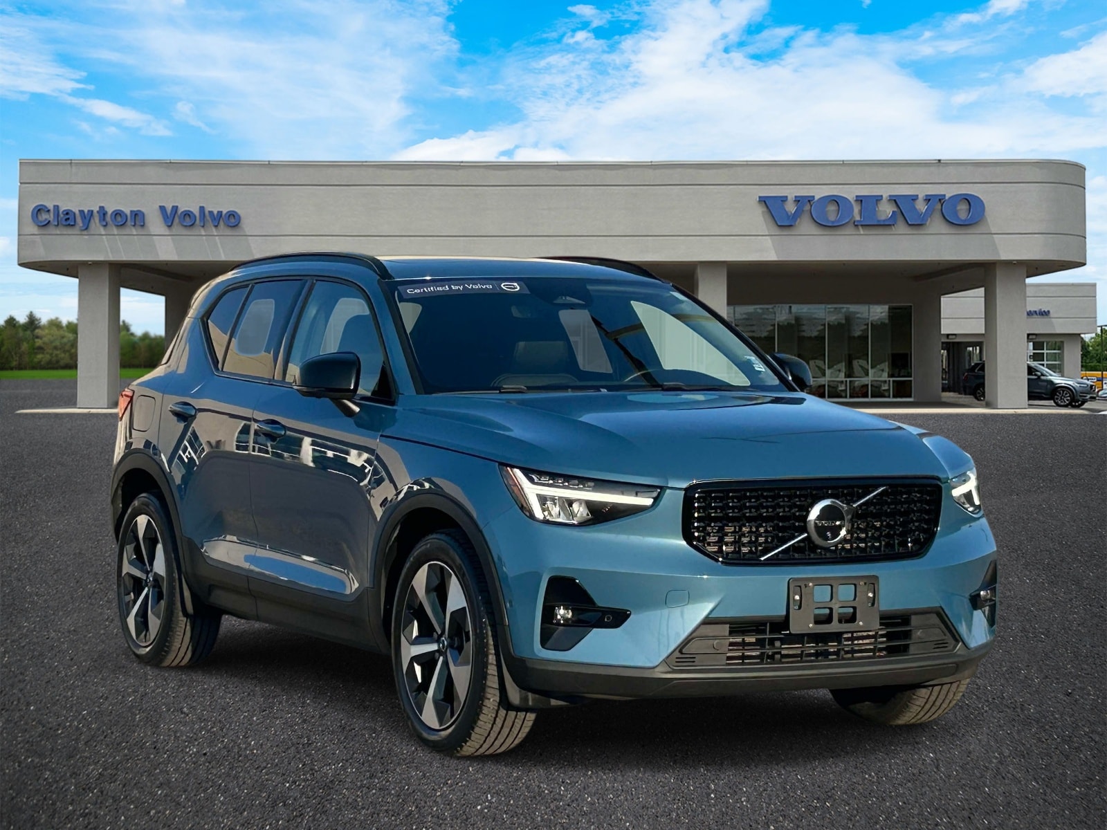 2023 Volvo XC40