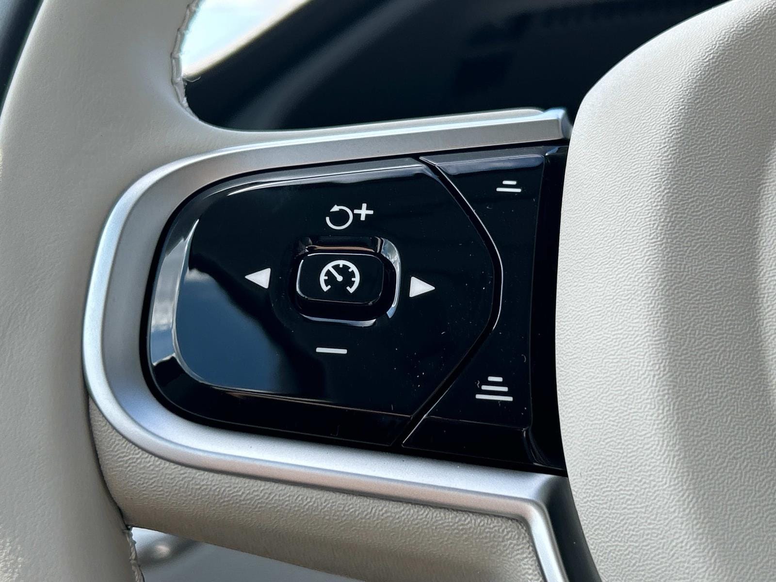 2026 Volvo XC60 Ultra - Photo 26
