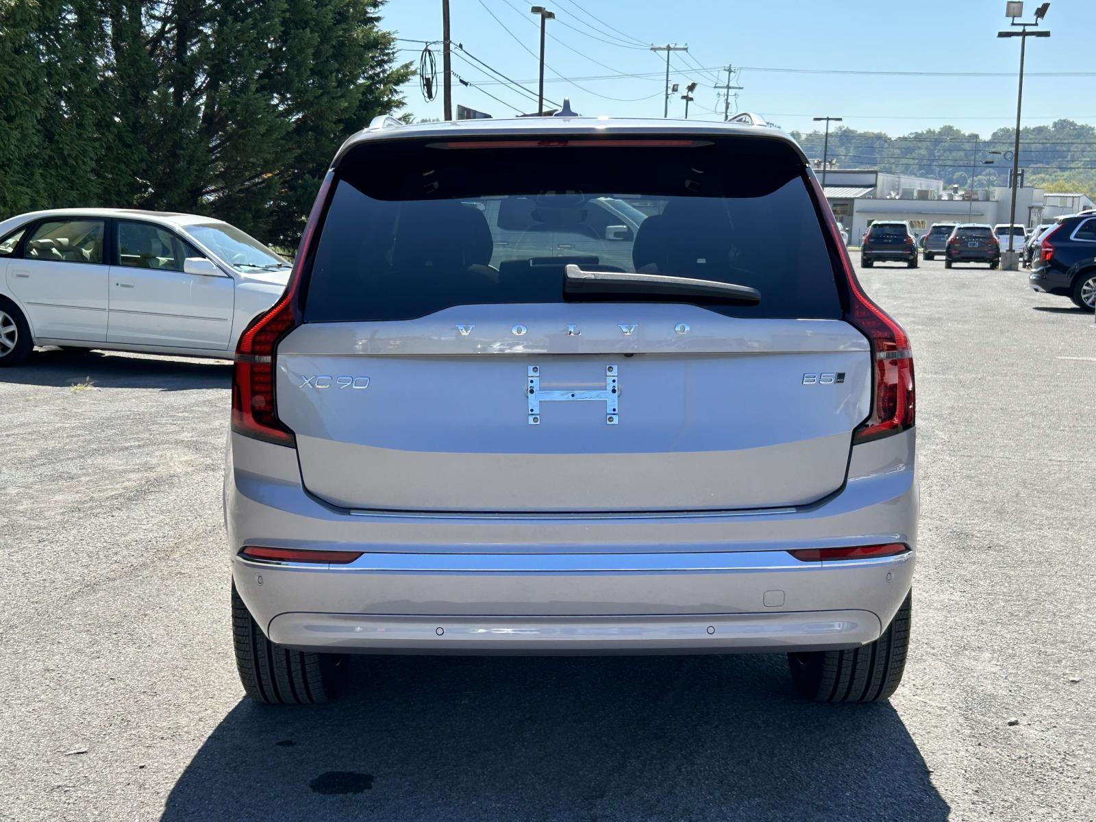 2026 Volvo XC90 Plus - Photo 4